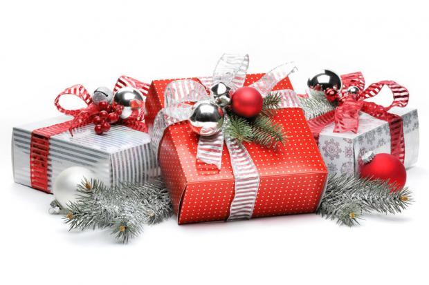 Распродажа новогодних подарков от Стилуса: что подарить близким в год Желтой Собаки