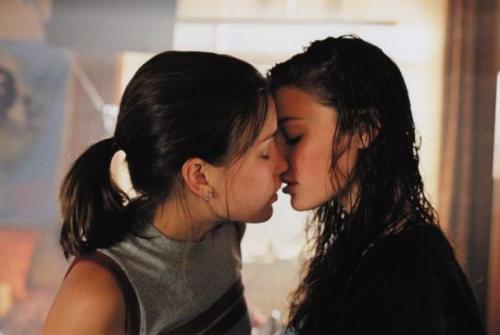 Лесбийский Поцелуй Лейши Хейли И Роуз Роллинз – Секс В Другом Городе (2004)