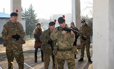 Англичане будут тренировать украинских военных: фото
