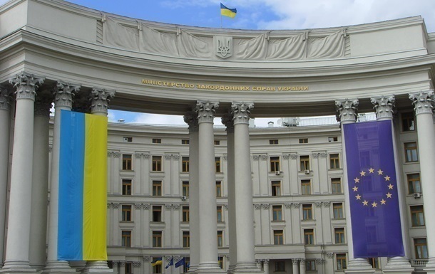 Украина откроет визовые центры в восьми странах