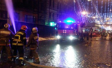 Пожар в центре Киева гасят наиболее 20 пожарных машин