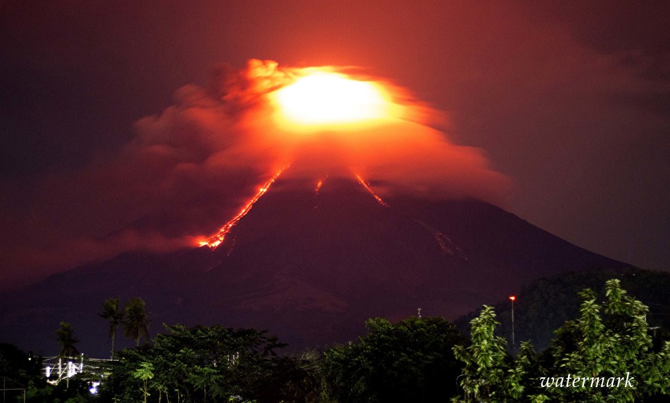 На Филиппинах вышло извержение вулкана Майон