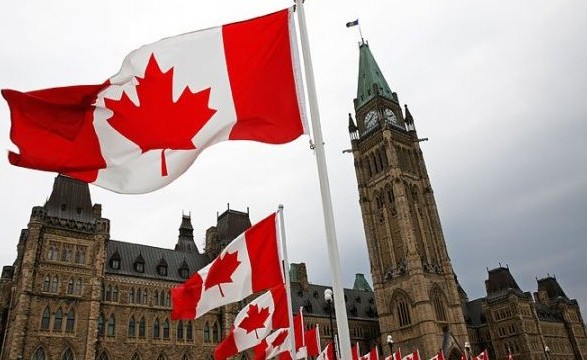 В МИД Канады беспокоены скандальным польским законом