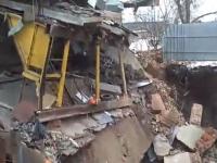 В Харькове ушли под землю здание и двор приватного дома(видео)