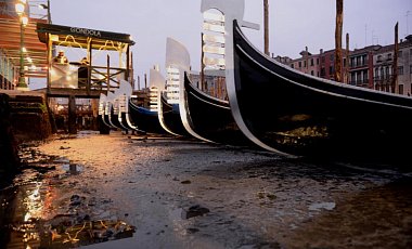 Гондолы сели на мель: в Венеции пересохли каналы