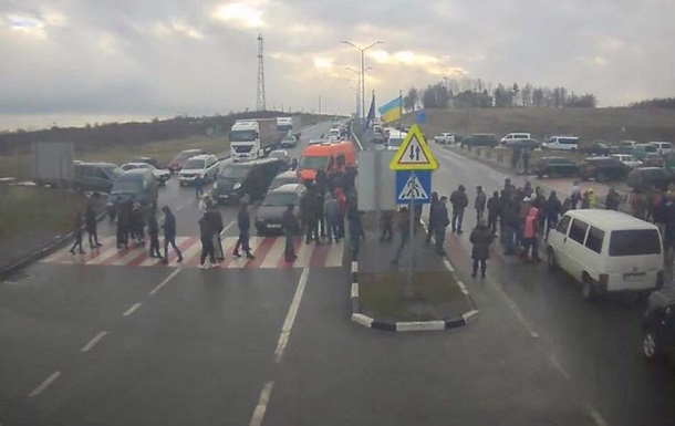 "Челноки" предупредили о блокировании границы с Польшей