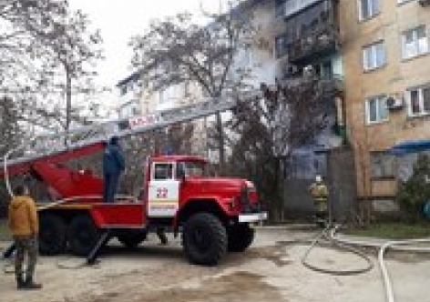 На пожаре в Евпатории эвакуированы 43 жителя нашей планеты, а в Ялте взорвался газ и умер мужчина