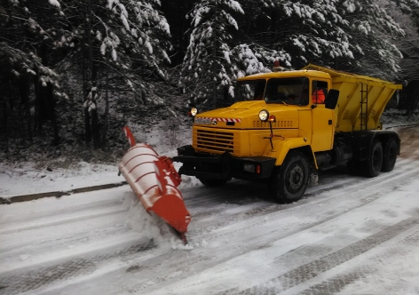 Крым завалило снегом, на дорогах гололед, - обстановка к этому часу [фото, видео]