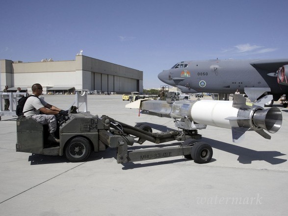 Пентагон: США планируют провести тесты гиперзвукового орудия в 2019 году