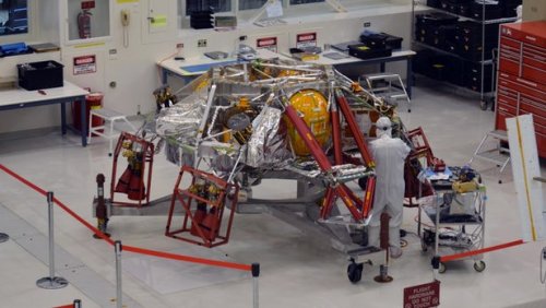 Сборка аппарата миссии Mars 2020