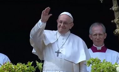 Глава Ватикана в ходе службы попросил "плодов мира" для Украины