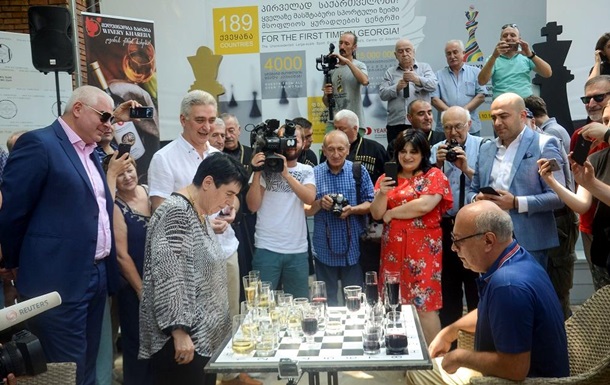 В Грузии шахматисты сыграли вничью бокалами вина