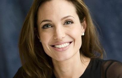 Анджелина Джоли осматривает возможность усыновления седьмого ребенка