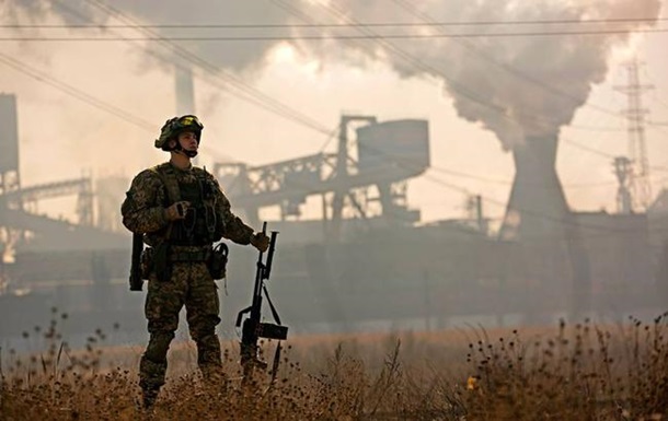 Сутки на Донбассе: 40 обстрелов, двое раненых