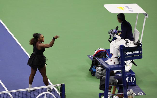 Серена Уильямс оскорбила судью и получила штрафной гейм в финале US Open