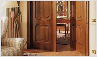 Деревянные двери-гармошка — экономим место и украшаем интерьер 